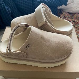 Ugg Goldenstar Clog in Driftwood